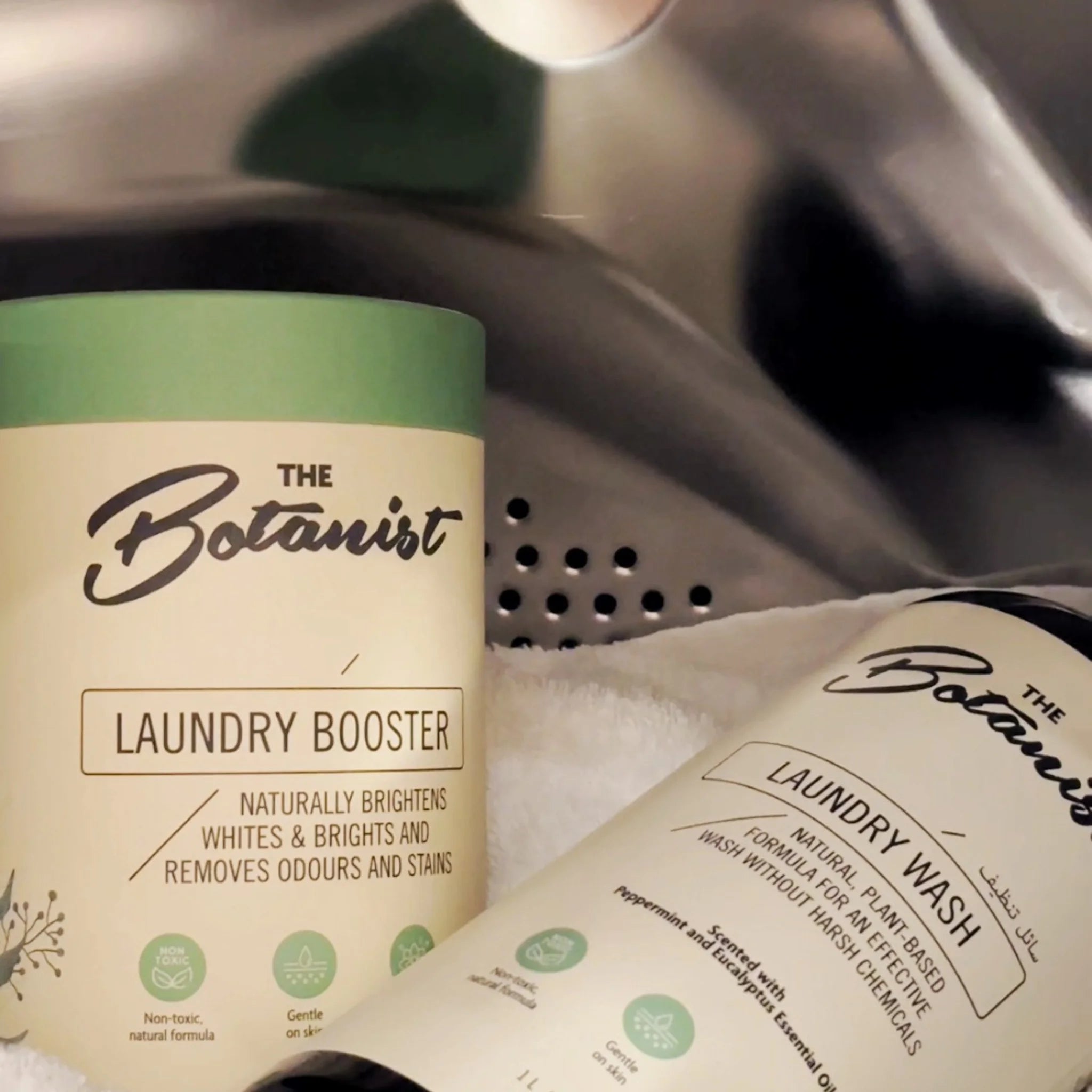 THE BOTANIST LAUNDRY BOOSTER POWDER, 680g