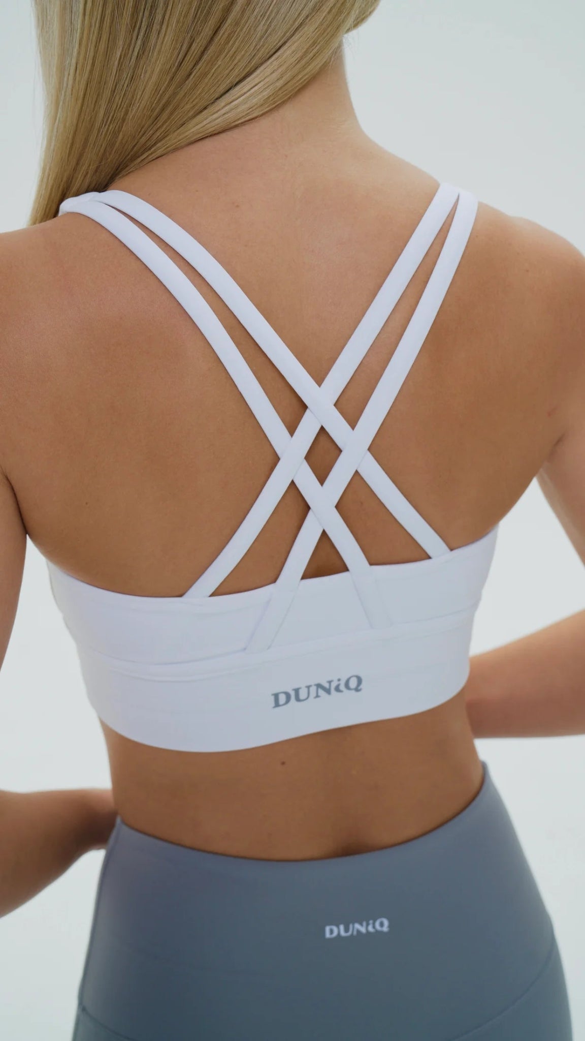 DUNIQ CROSS BACK SPORTS BRA - WHITE - SQOON