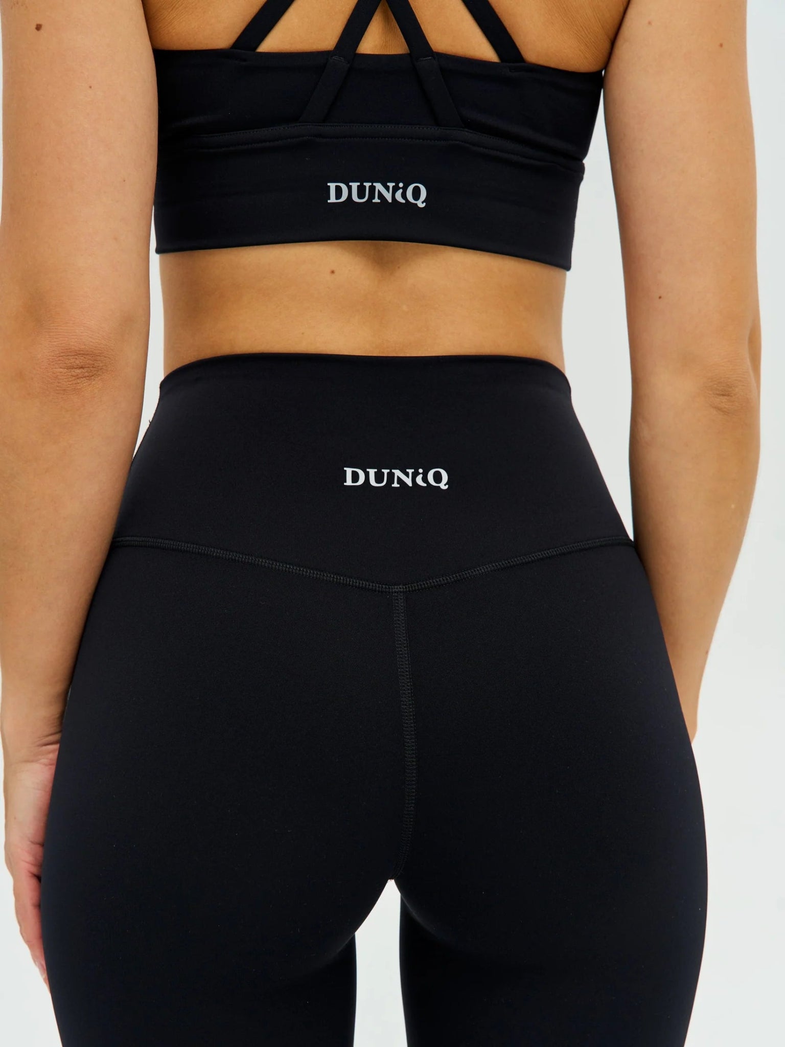 DUNIQ LEGGINGS - BLACK - SQOON