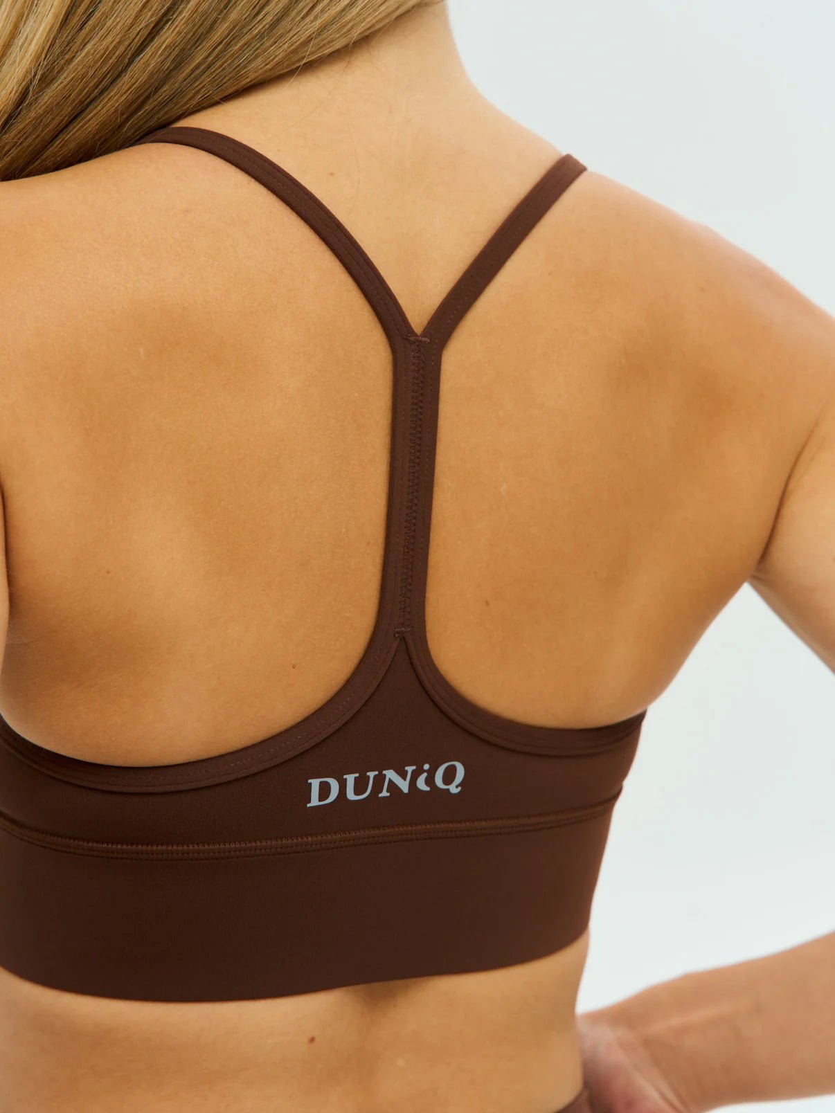 DUNIQ ONE STRAP SPORTS BRA - CHESTNUT BROWN - SQOON