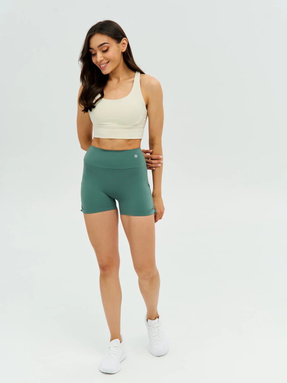 DUNIQ ULTRA CROP SHORTS - GRASS GREEN - SQOON