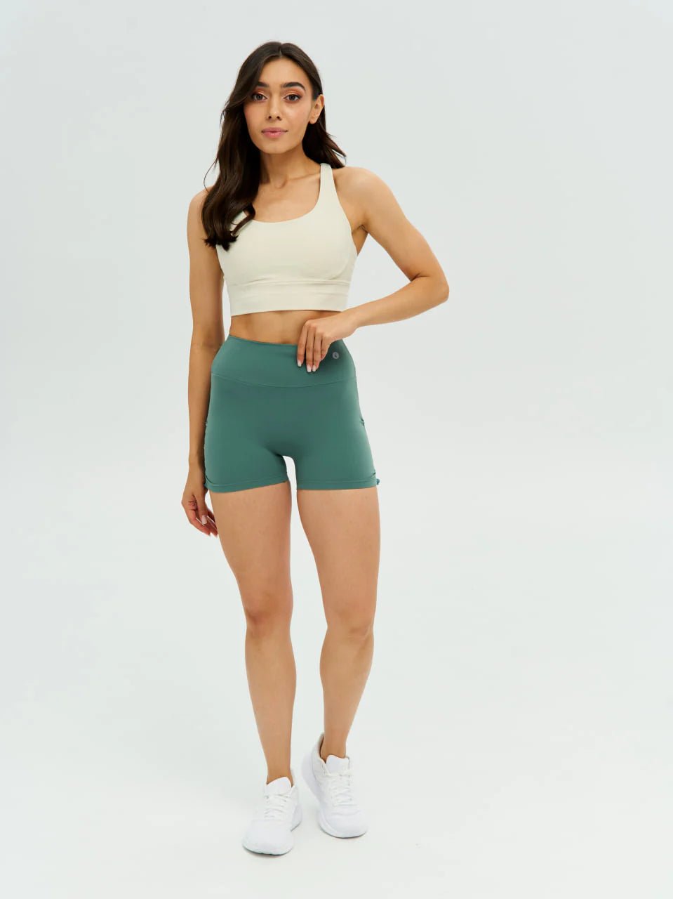 DUNIQ ULTRA CROP SHORTS - GRASS GREEN - SQOON