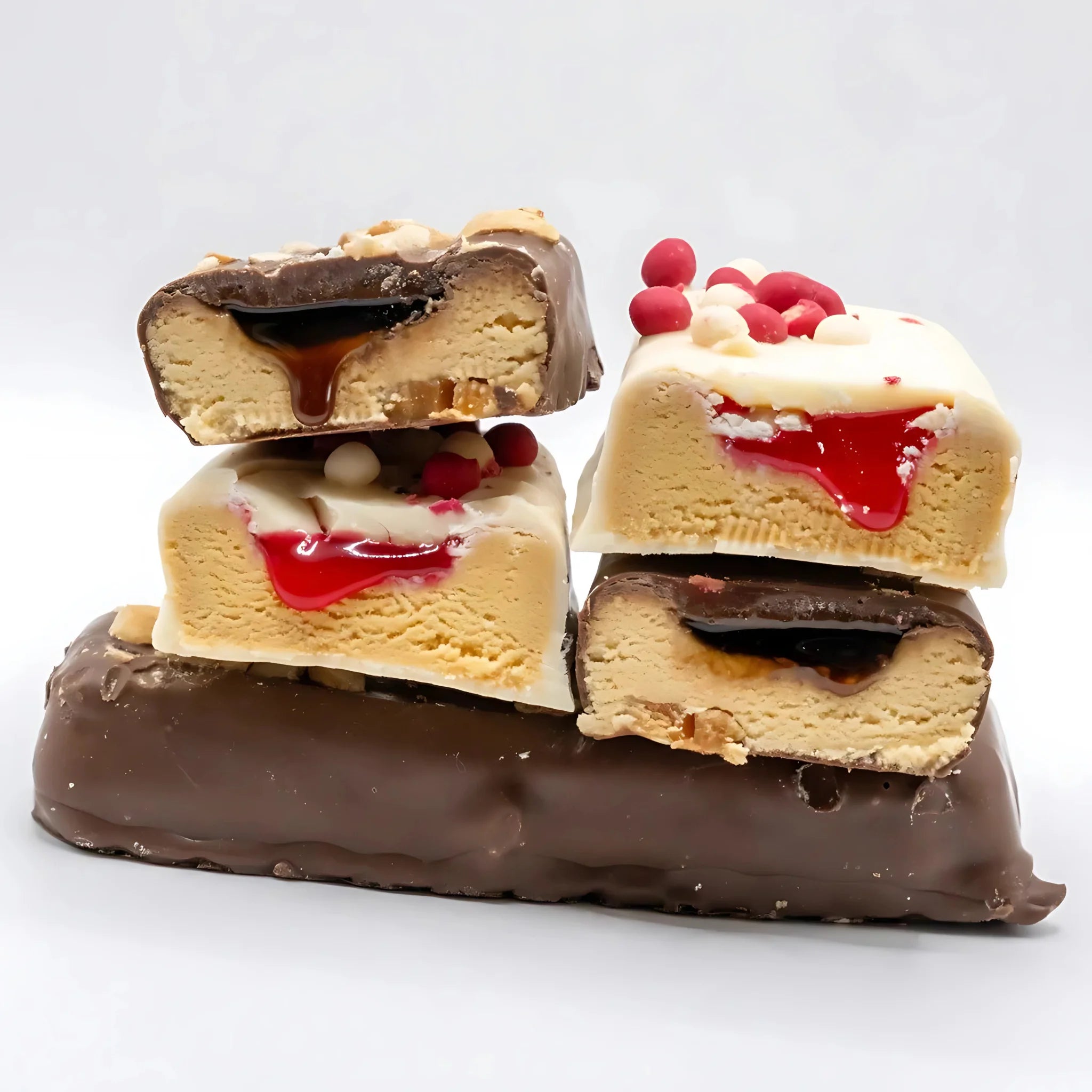 LUVV FITS PEANUT BUTTER AND BERRY GOURMET PROTEIN BAR - SQOON